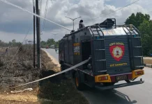 Personel SAR Polda Sultra Padamkan Kebakaran Lahan di Poasia