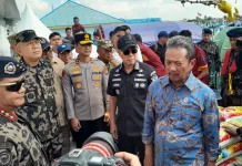 Menteri KKP Lepas Bantuan Gempa NTT dari Pelabuhan Kendari