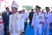 Menteri KKP Pimpin Upacara HUT RI Bersama Nelayan di KNMP Sorue Jaya