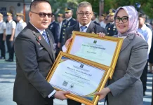 Pemkot Kendari Terima Dua Penghargaan Dari Kanwil Kemenkum Sultra