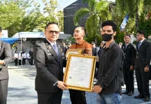 Qays Mahfuz Darsan Catatkan Hak Cipta Karya Seni "The Mask On Hope"