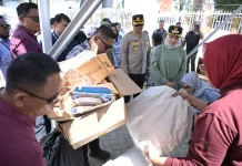 ASN di Kota Kendari Membawa,Memilah, Menyerahkan Sampah Anorganik di Bank Sampah