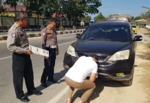 Patroli Ditlantas Polda Sultra Tegur Pengguna TNKB Tak Sesuai STN