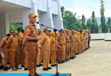 Sekda Kendari Tegaskan Camat dan Lurah Wajib Lengkapi Atribut