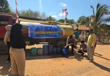 Polri Hadir di tengah Kekeringan, Polsek Lantari Jaya Bantu Air Bersih