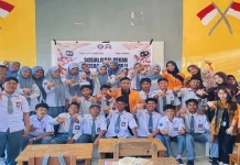 Mahasiswa Jurnalistik UHO Bekali Pemilih Pemula di SMAN 8 Kendari