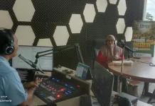 Menikmati Durian Kupas Melani Lebih Praktis