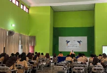 Mahasiswa Ilmu Komunikasi UHO Gelar Pekan Literasi AI Pemilu 2029 di Enam Sekolah
