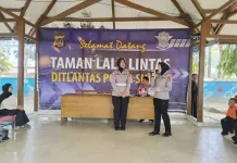 TK Presiden Kendari Belajar Tertib Lalu Lintas Bersama Polisi