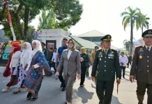 Wali Kota Kendari Hadiri HUT ke-81 TNI di Makorem 143 Halu Oleo
