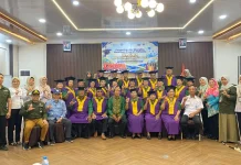 Usia Bukan Halangan, Wisudawan Sekolah Lansia Standar 2 Mahanaim
