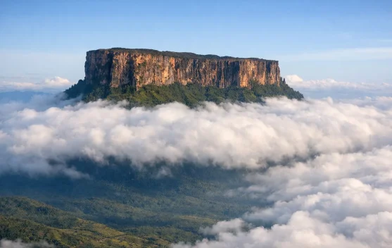 Gunung Roraima, Dunia yang Hilang di Atas Awan
