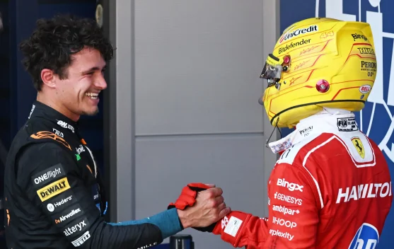 Norris Nilai Hamilton Bungkam Kritik lewat Kemenangan di GP Barcelona