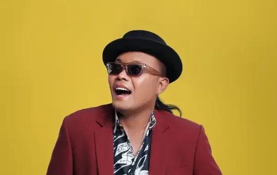 Sule Kembali Rilis Lagu Baru "Cewek Komalan" Sindiran Lucu soal Euforia Saweran