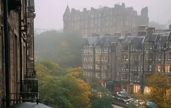 Edinburgh, Kota dengan Pesona Klasik yang Terlihat Seperti Negeri Dongeng