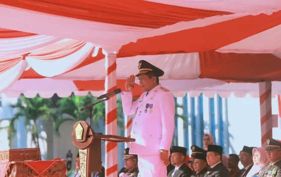 Wakil Gubernur Sultra Pimpin Upacara Penurunan Bendera HUT RI