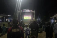 Euforia Warga Kendari Nobar Bola Gembira Belanda vs Swedia di TVRI Sultra