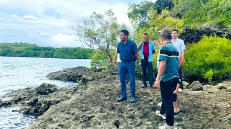 Bupati Rote Ndao Tinjau Lokasi Jobber BBM Ofalangga