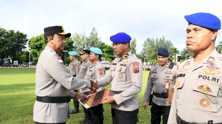 Berprestasi 32 Personel Dapat Penghargaan Dari Kapolda NTT