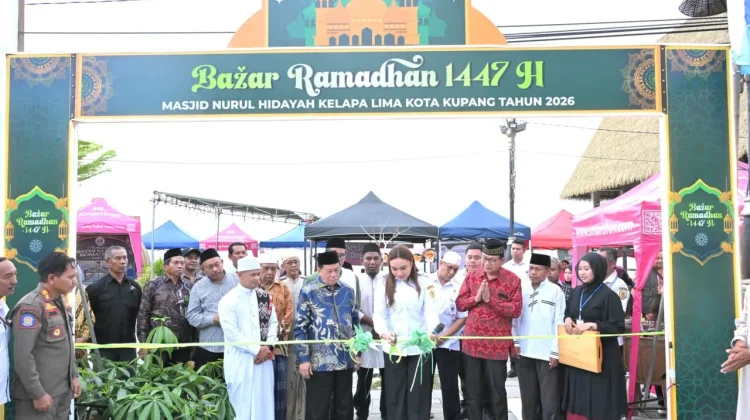 Wawali Kupang Resmi Buka Bazar Ramadhan