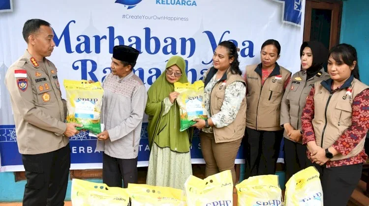 Kapolda Salurkan Bantuan Beras 13 Masjid di TTS