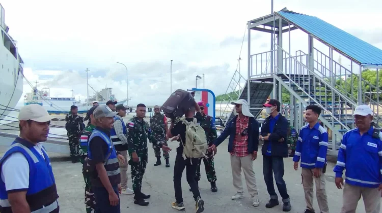 PELNI Kupang Fasilitasi Keberangkatan Casis TNI AD