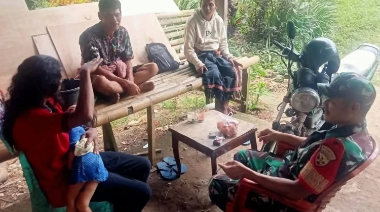 Babinsa Pererat Silaturahmi Dengarkan Harapan Hidup Warga Ngadubolu