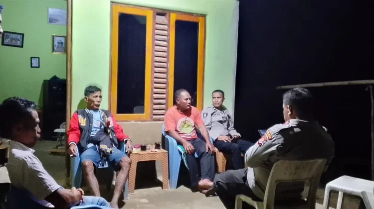 Cegah Kriminalitas, Polres Sumba Barat Lakukan Patroli Dialogis Malam Hari