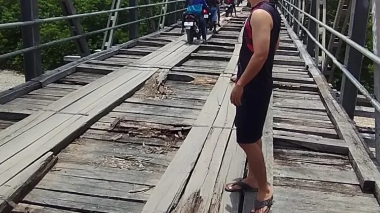 Jembatan Noebunu Rusak, Warga Kesulitan Akses