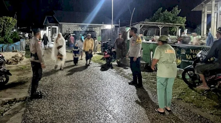 Sinergi Polri dan Linmas Jaga Kekhusyukan Tarawih di Rote Barat Laut