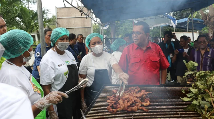 Gubernur Melki Laka Lena Luncurkan Produk OVOP di Bolok