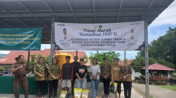 jelang Ramadhan Kejari Sumba Timur Gelar Pasar Murah