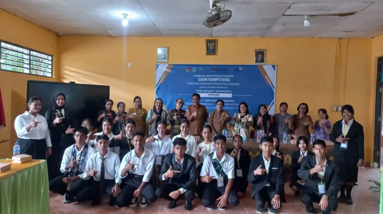 107 Siswa SMKN 1 Waingapu Ikuti Sertifikasi BNSP