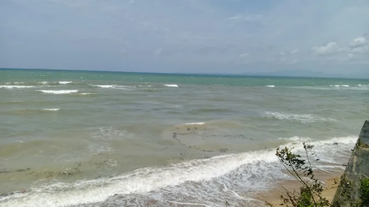 Gelombang Tinggi Ancam Sejumlah Perairan NTT