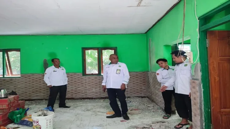 Kakan Kemenag Sabu Raijua Tinjau Renovasi  Gedung KUA