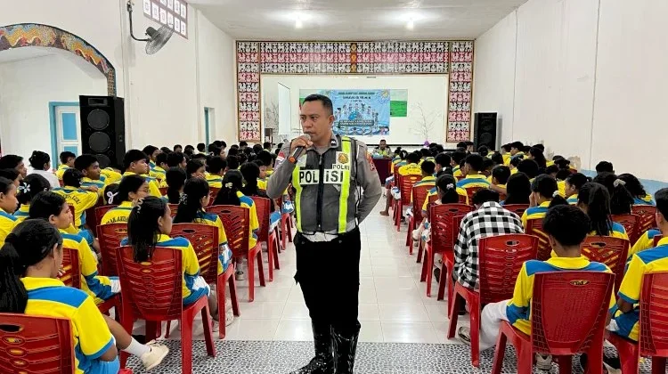 Satlantas Polres Sumba Timur Sosialisasikan Tertib Berlalu Lintas