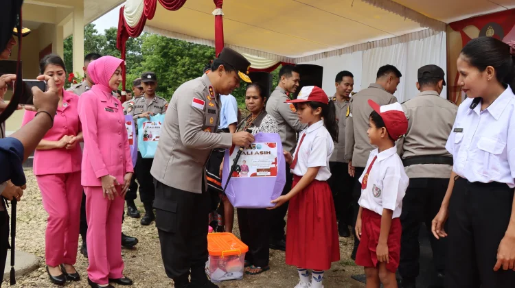 Kapolda NTT Berbagi Tali Asih Saat Peresmian Pospol