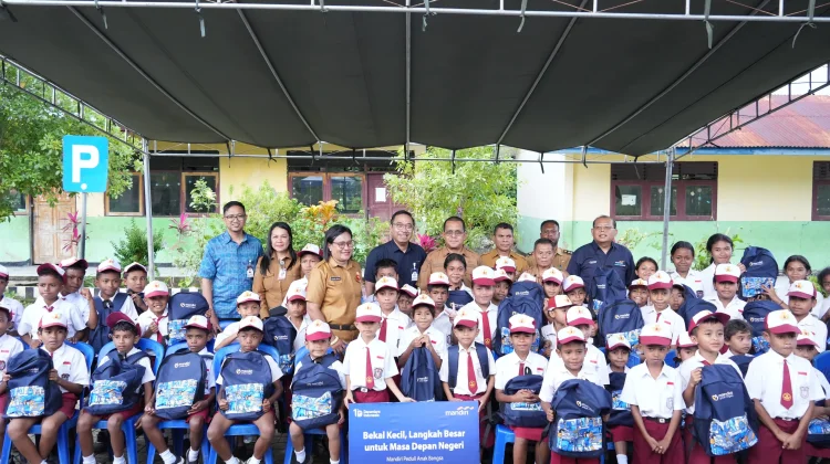Gubernur NTT Apresiasi Bank Mandiri Terkait Aksi Peduli Sekolah
