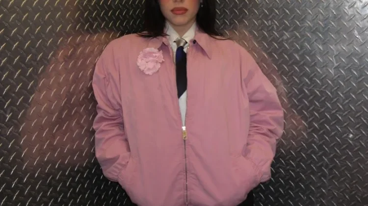 Billie Eilish Berpeluang Bintangi Adaptasi Film “The Bell Jar”