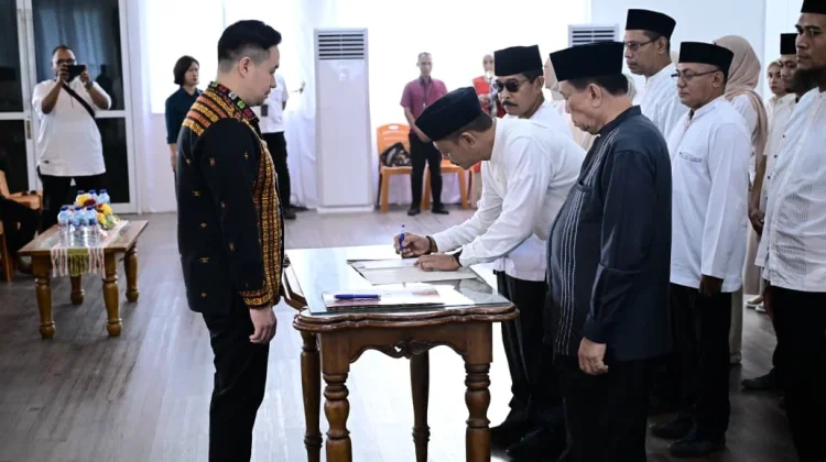 Pengurus Panitia Hari Besar Islam Dilantik Walikota Kupang