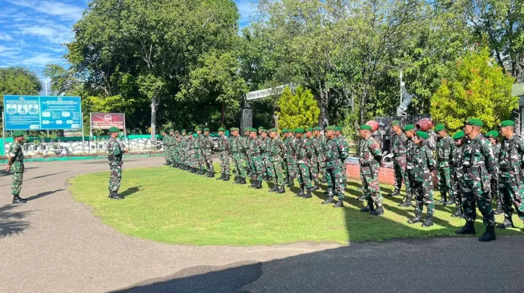 Dandim 1601/Sumba Timur Lepas Prajurit PNS Cuti Lebaran