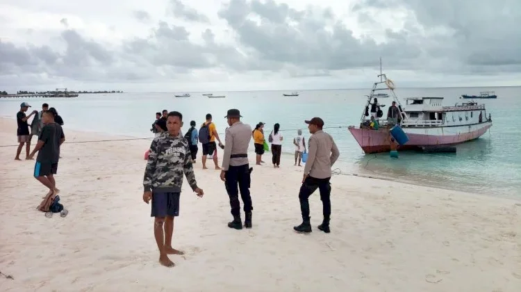 Polri Jaga Kamtibmas di Pulau Ndao