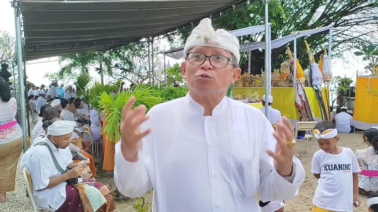 Melasti Satukan Umat Hindu Kupang