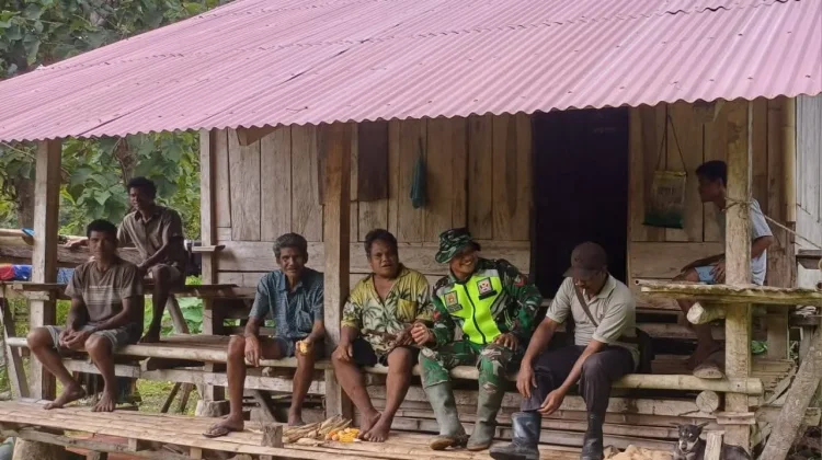 Babinsa Ajak Warga Aktif Jaga Kamtibmas Lingkungan Desa