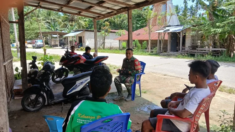 Babinsa dan Warga Perkuat Sinergi Keamanan Lingkungan