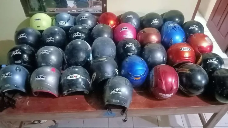 Polisi Amankan Pelaku Pencurian Helm di Kupang