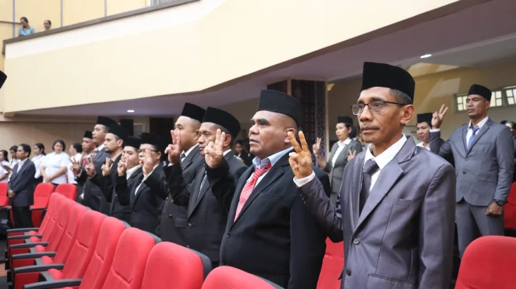 Gubernur NTT Lantik Ratusan Kepala Sekolah, Tekankan Transformasi Pendidikan
