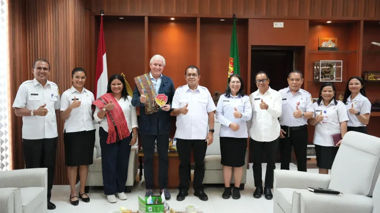 Audiensi Gubernur NTT dan Mr.James McBride Bahas Perbaikan Infrastruktur