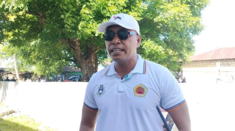 Anggota DPRD Kabupaten Kupang Apresia Aksi Bersih Pantai di Tablolong