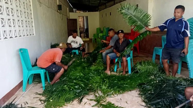 Tiga Ribuan Umat Katolik Ikut Misa Minggu Palma di Kapela Bello